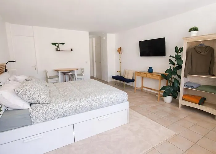 Διαμέρισμα Bright With Terrace - 30 Min From Verbier - Free Parking Martigny